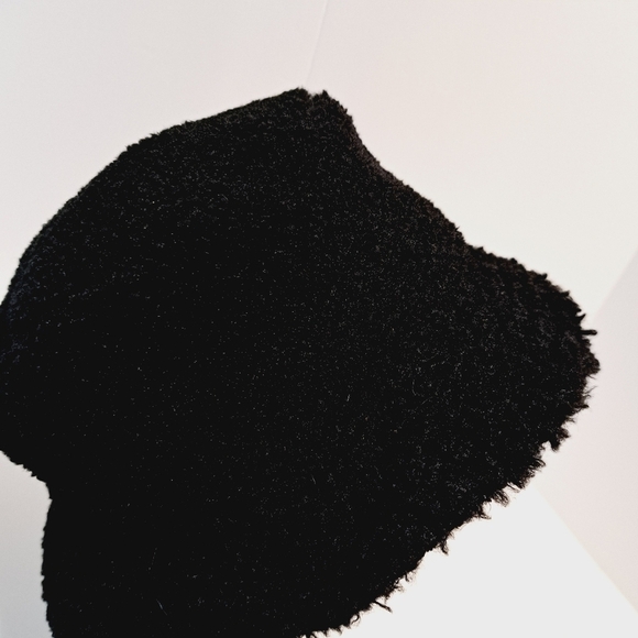 Urban Outfitters Black Borg Teddy Bucket Hat - Picture 3 of 8